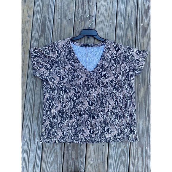 Veronica Beard Jeans Casey Snake-Print V-Neck Tee Shirt, Size 3XL, MSRP $118 - Picture 9 of 9